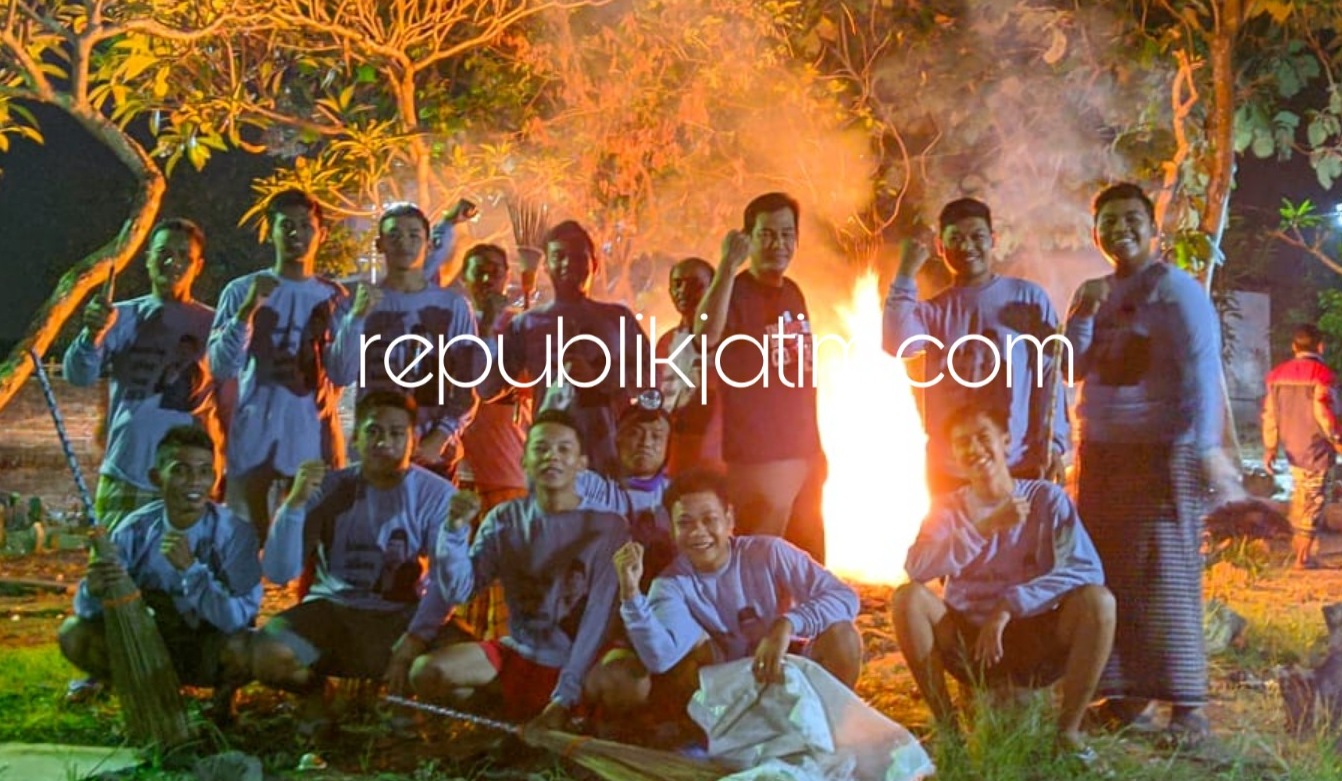 Tiap Rabu Malam Kamis Kliwon Pemuda Suara Jatikalang Bersihkan Makam Desa