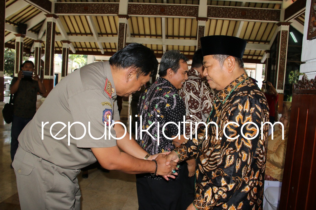 Hari Pertama Masuk Kerja, Bupati Sidoarjo Pastikan Pelayanan Publik Normal