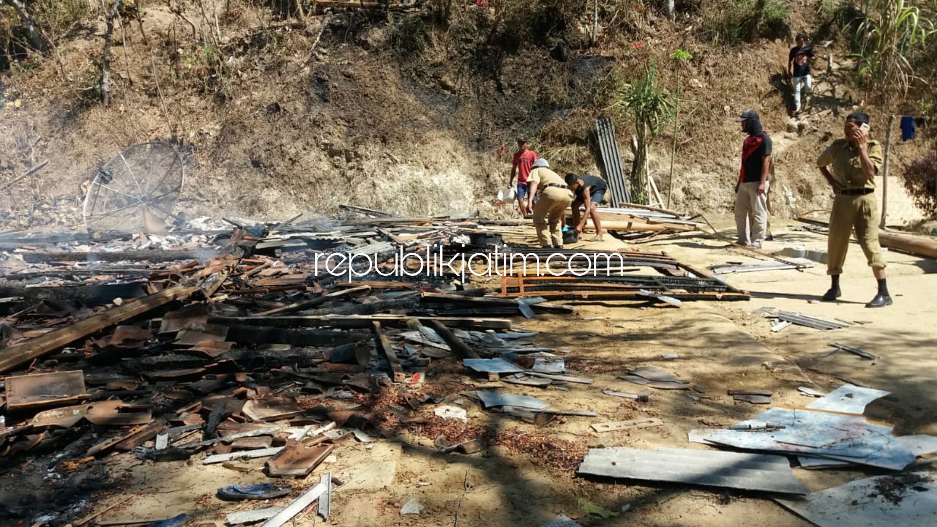 Gara-Gara Puntung Rokok, Rumah Warga Ponorogo Ludes Terbakar