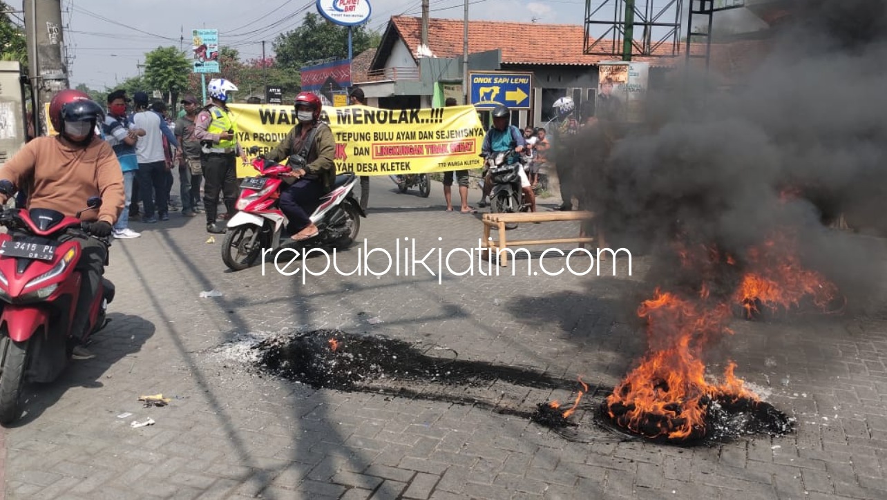 Warga Demo Pabrik Pengolahan Tepung Bulu Ayam, Tak Berizin Camat Perintahkan Pembongkaran