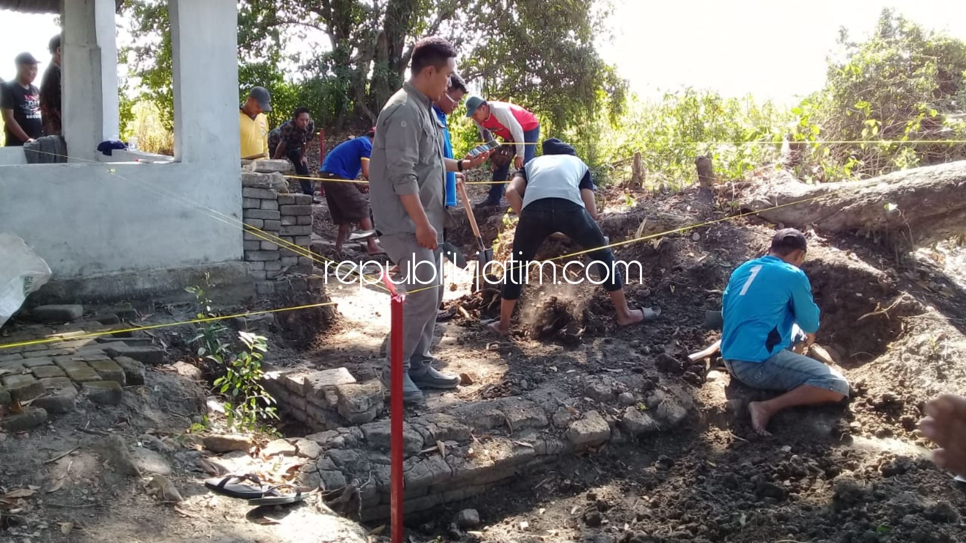 Diyakini Tinggalan Kerajaan Kahuripan, BPCB Ekskavasi Temuan Situs Watesari - Balongbendo