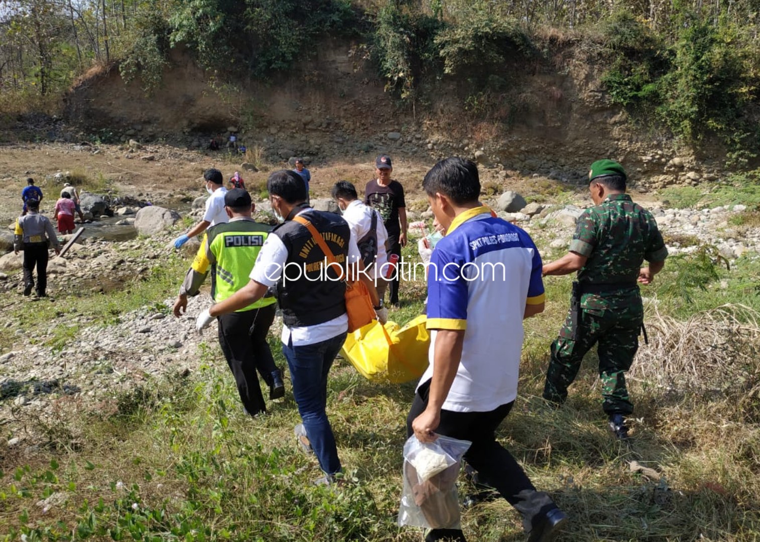 Mayat Perempuan Muda Ditemukan di Jembatan Perbatasan Ponorogo  - Magetan