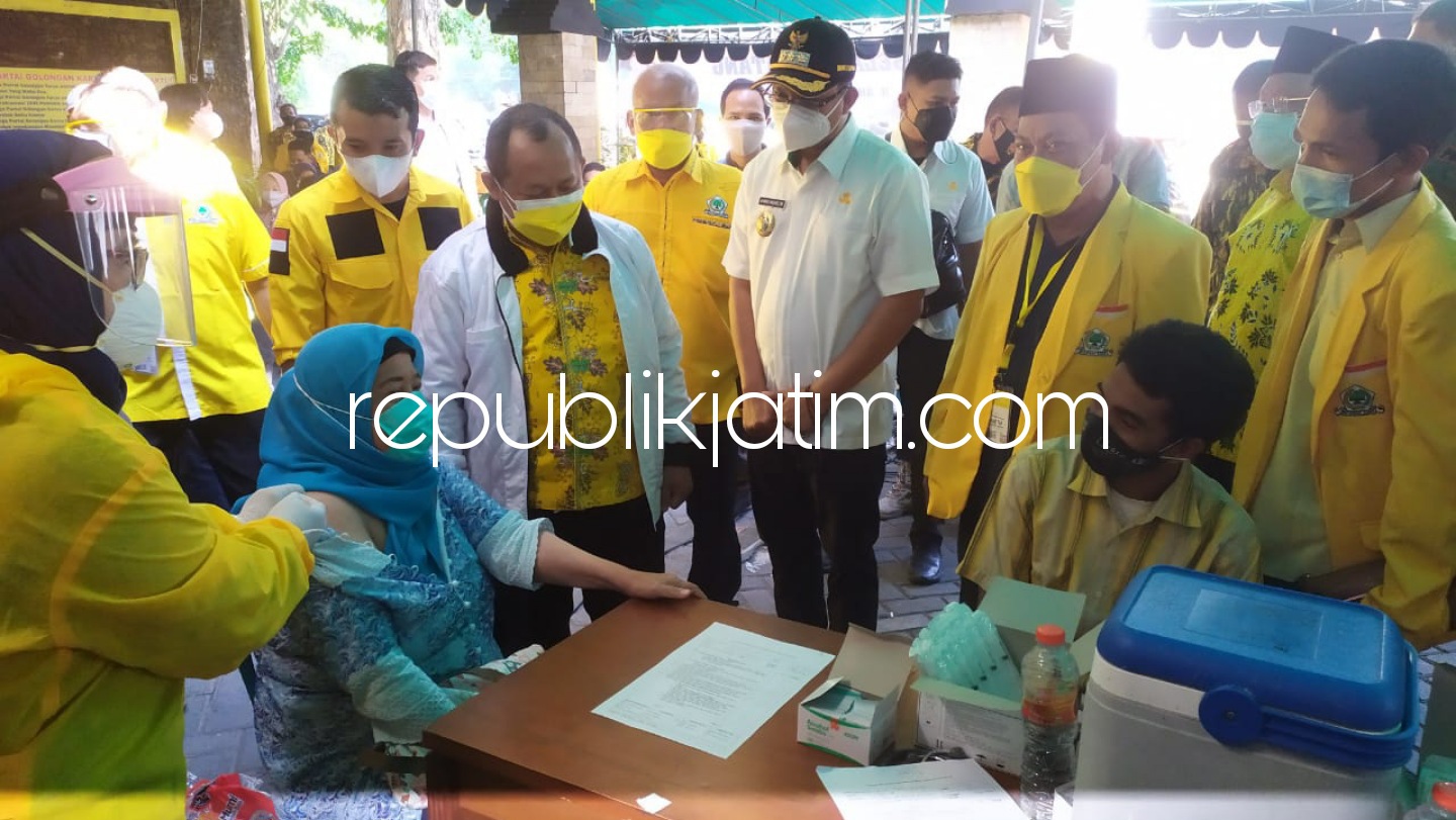 Siapkan Herd Imunity, 500 Kader Jalani Vaksin Massal di DPD Partai Golkar Sidoarjo