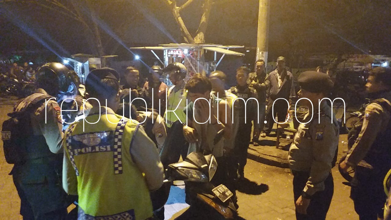 Polisi Sita Miras dan Motor Bodong di Kawasan GOR Sidoarjo