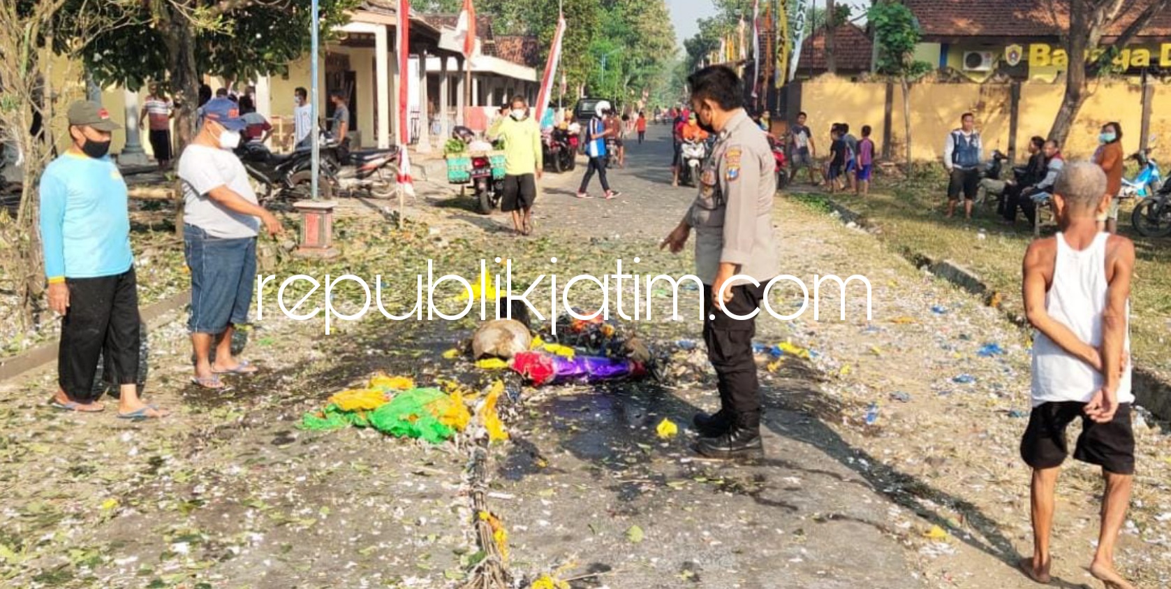 Gara-Gara Balon Udara Digantungi Mercon, Rumah Warga Ponorogo Porak Poranda dan Kaca 3 Ruang SMP Hancur