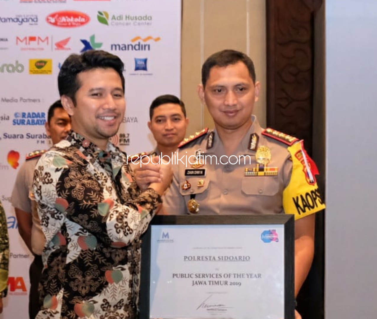 MarkPlus Inc Beri Penghargaan Pelayanan Publik Polresta Sidoarjo