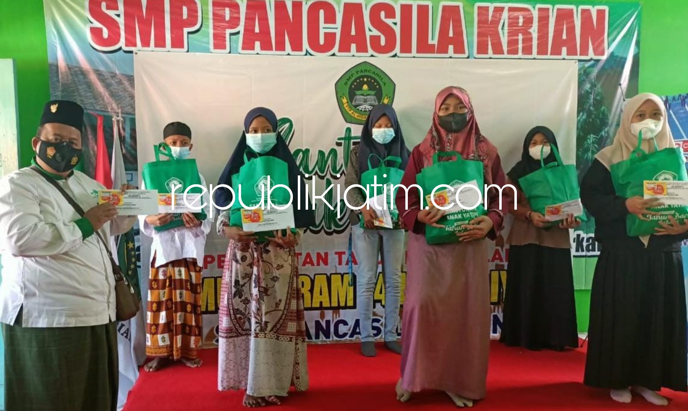 Peringati Tahu Baru Islam 1443 Hijriyah, SMP Pancasila Krian Santuni Puluhan Yatim Piatu