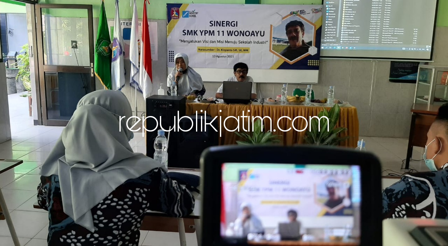 Puluhan Guru SMK YPM 11 Wonoayu Dibekali Visi dan Misi Pengembangan Menuju Sekolah Industri