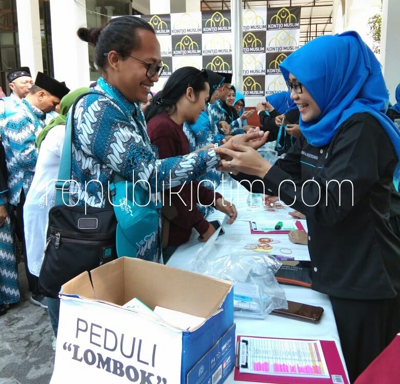 Ratusan CJH Plus Sidoarjo Sumbang Korban Gempa Lombok Sebelum Berangkat