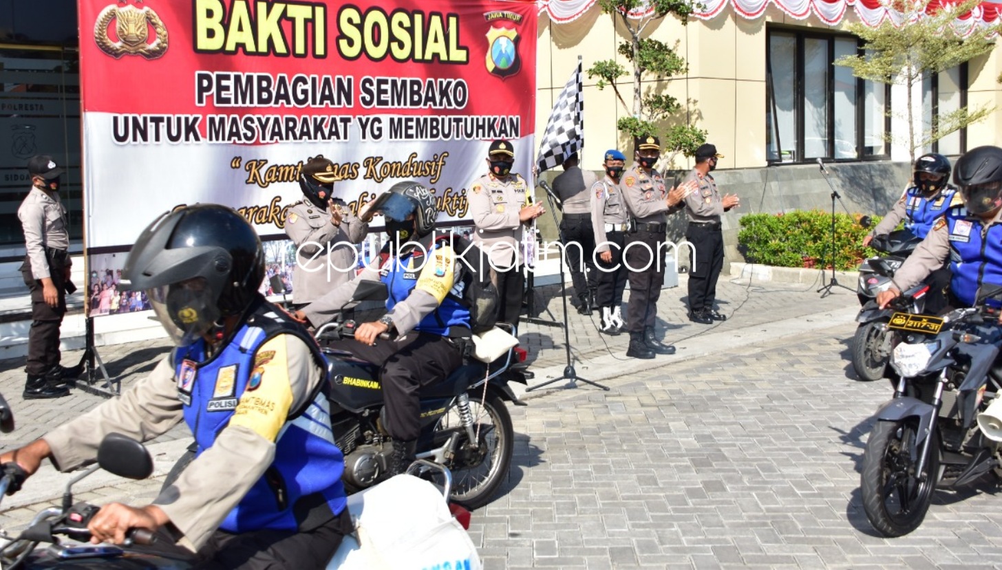 Polresta Sidoarjo Salurkan 918 Paket Sembako Bantuan Kapolri untuk Warga Terdampak Covid-19