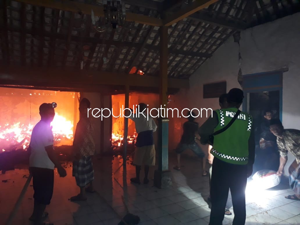 Gara-Gara Listrik Padam, Rumah Janda Tua di Ponorogo Ludes Terbakar