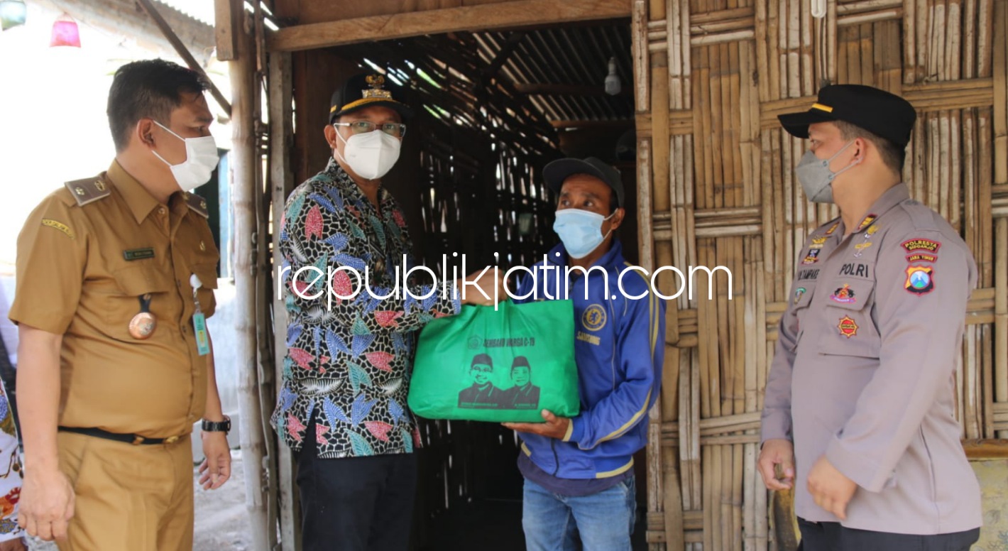 Penerima Bansos Covid-19 Satuin Tinggal di Rumah Bambu Berlantai Tanah, Gus Muhdlor Bakal Carikan Pekerjaan dan Beda Rumah