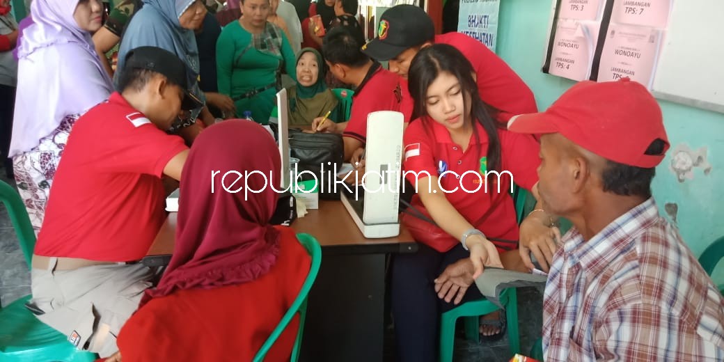 Pemdes Lambangan dan AJS Gelar Pengobatan Gratis Bagikan 300 Sembako Bagi Lansia