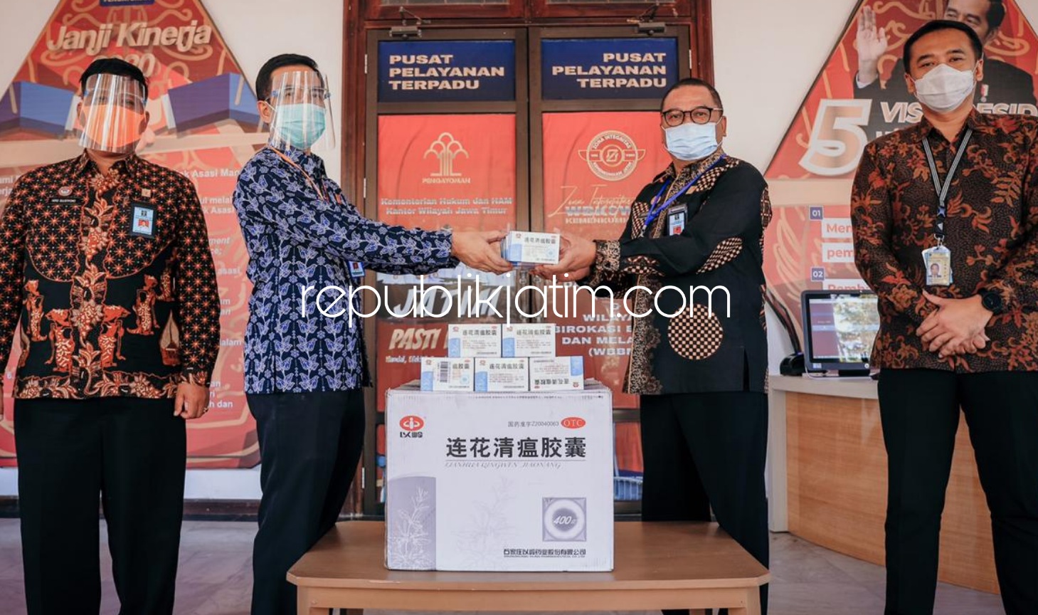 Kanwil Terima Bantuan 220 Kotak Obat Herbal Covid-19, Didistribusikan ke Lapas Porong dan Mojokerto