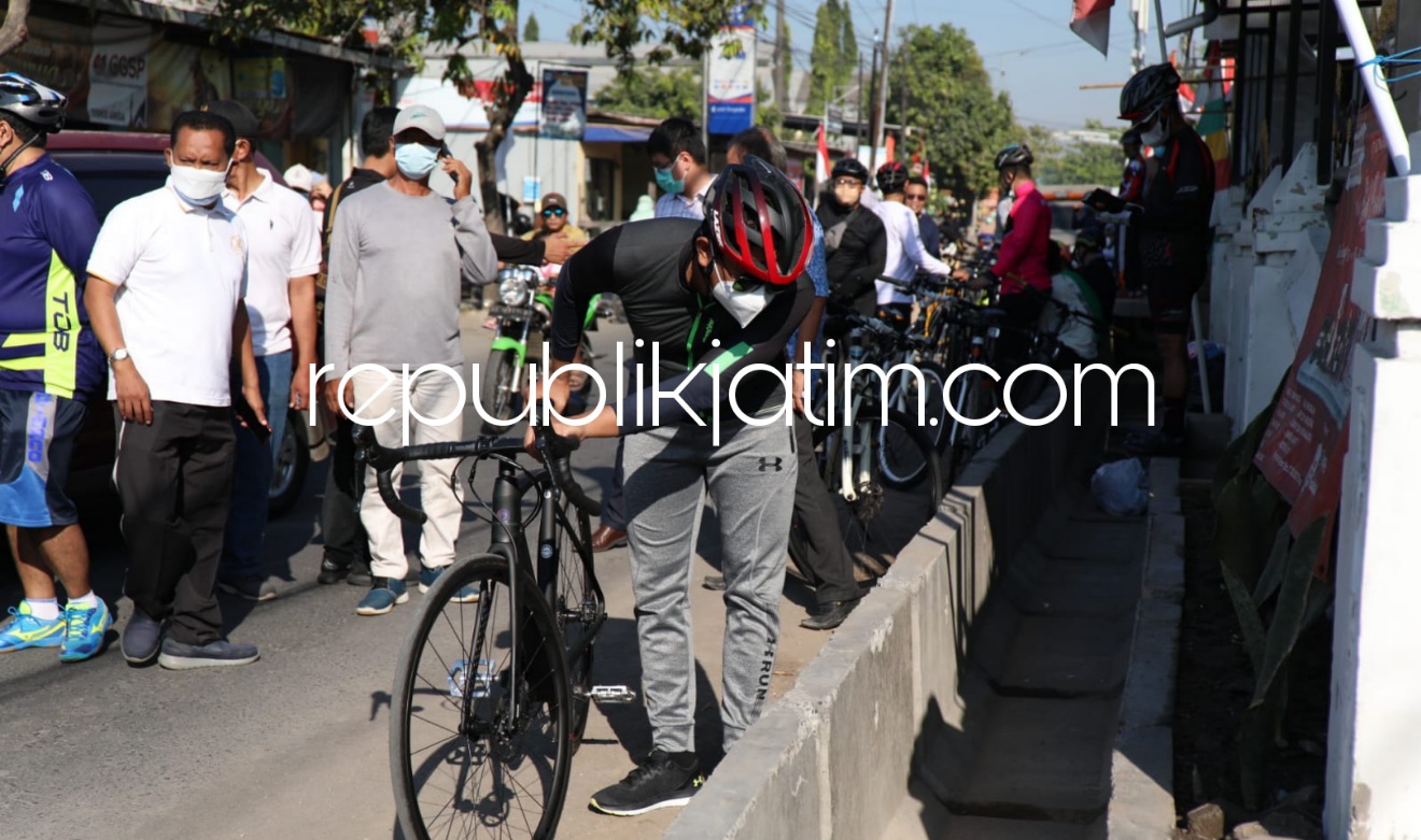 Sempat Viral dengan Sebutan  Jeglongan Sewu, Kini Jalan Kwangsan - Buncitan Sedati Dibeton Gus Muhdlor