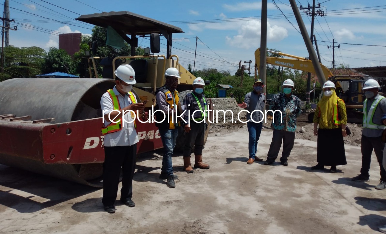 Terkendala Tiang Listrik dan Jaringan Pipa PGN, Proyek Pembangunan Frontage Road Buduran - Waru Lambat