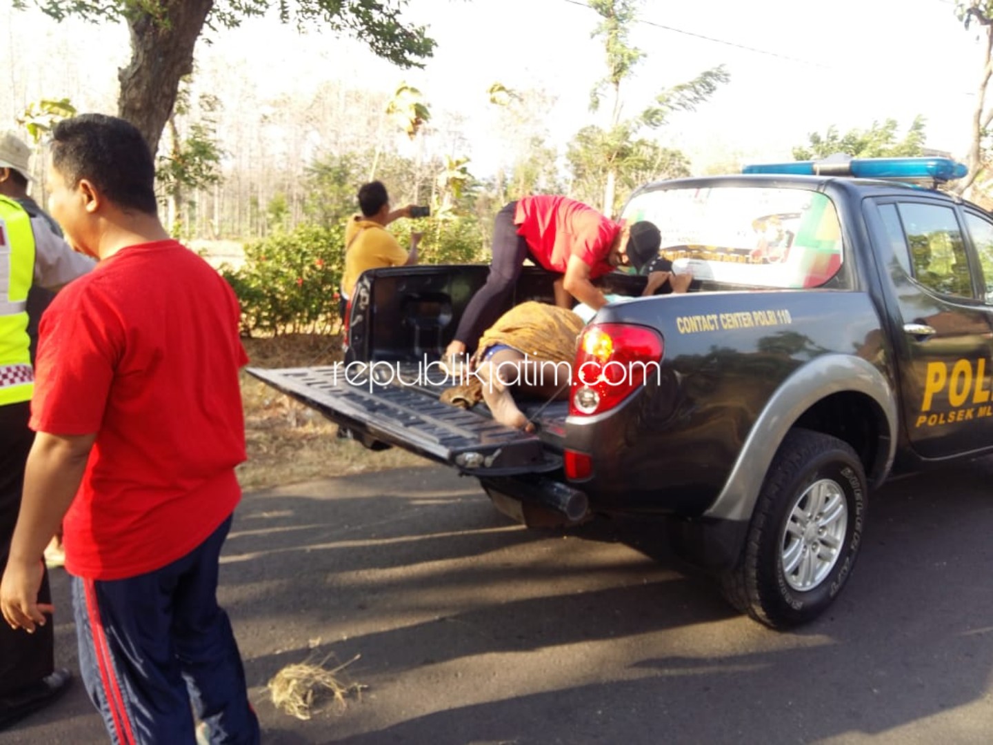 Pemotor di Ponorogo Seruduk Pejalan Kaki, Dua Korban Dilarikan ke Rumah Sakit