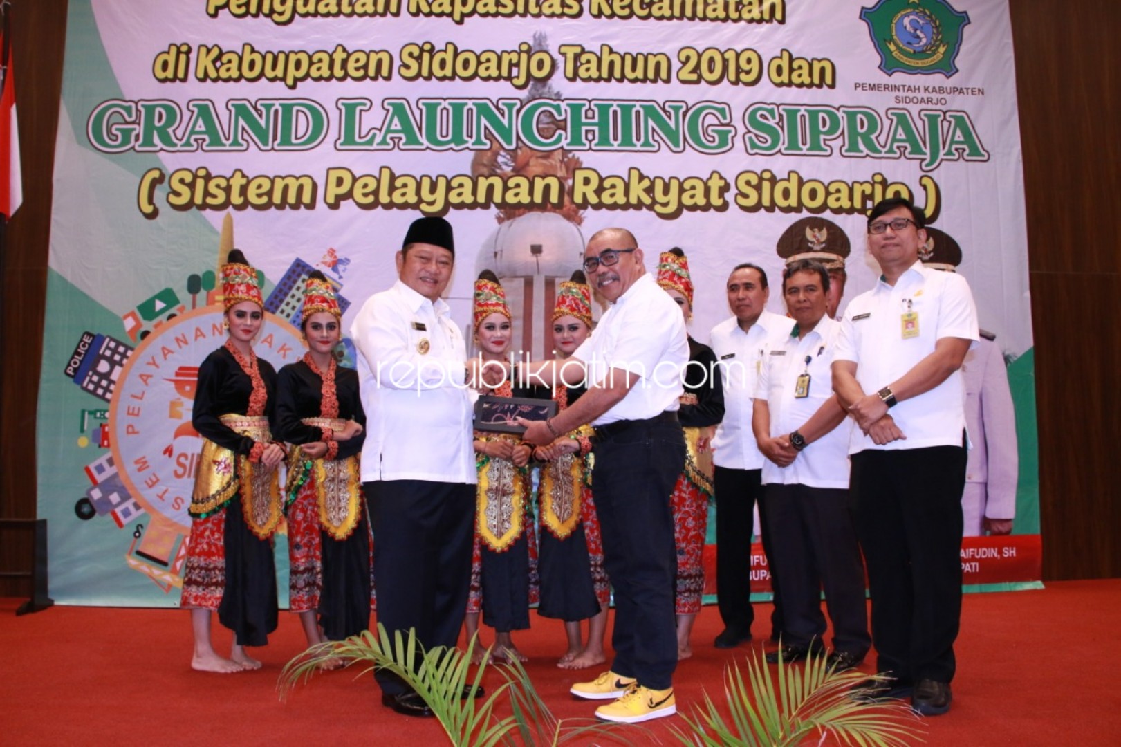 Bupati Sidoarjo Launching SIPRAJA Layanan Online Tingkat Kecamatan dan Desa 