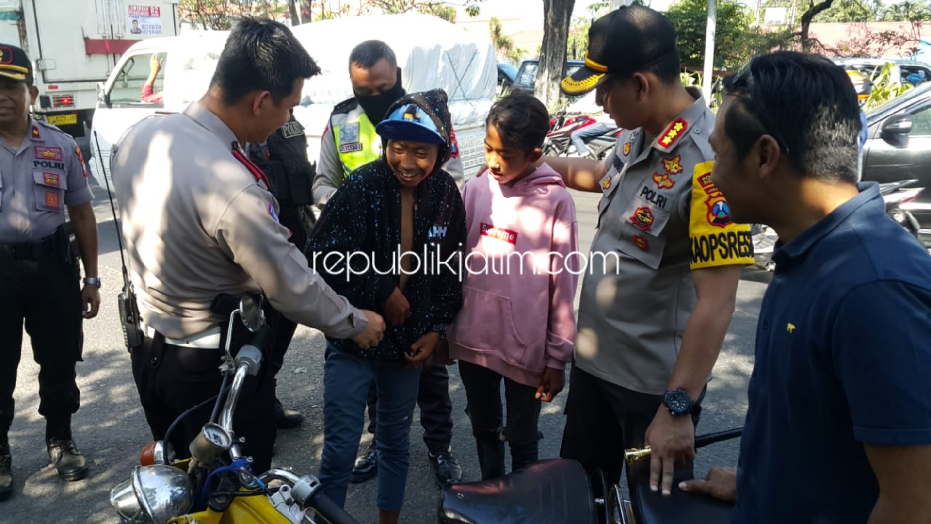 Ratusan Pelajar Hendak Demo ke Surabaya Diamankan Polisi di Waru