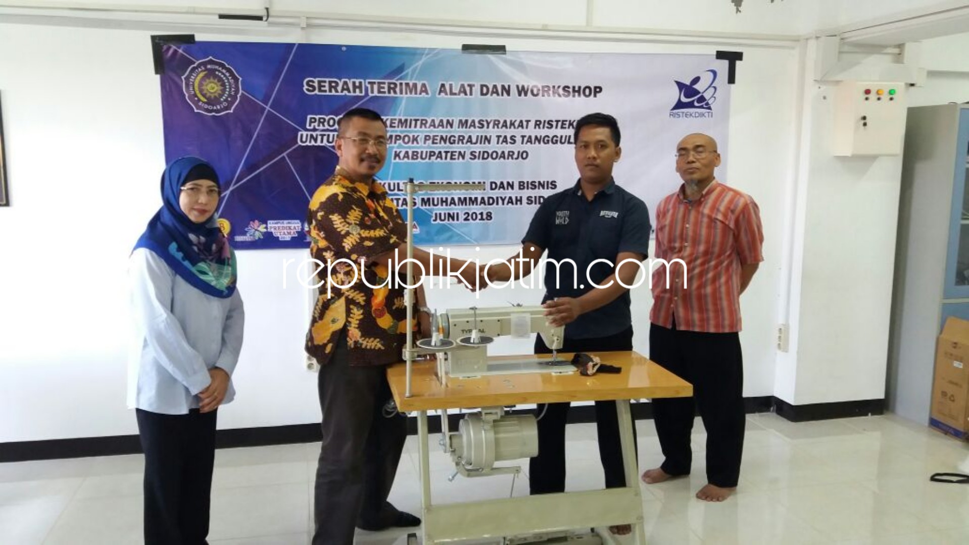 PKM Umsida Dorong Geliat Bisnis Sentra Kerajinan Tas Tanggulangin