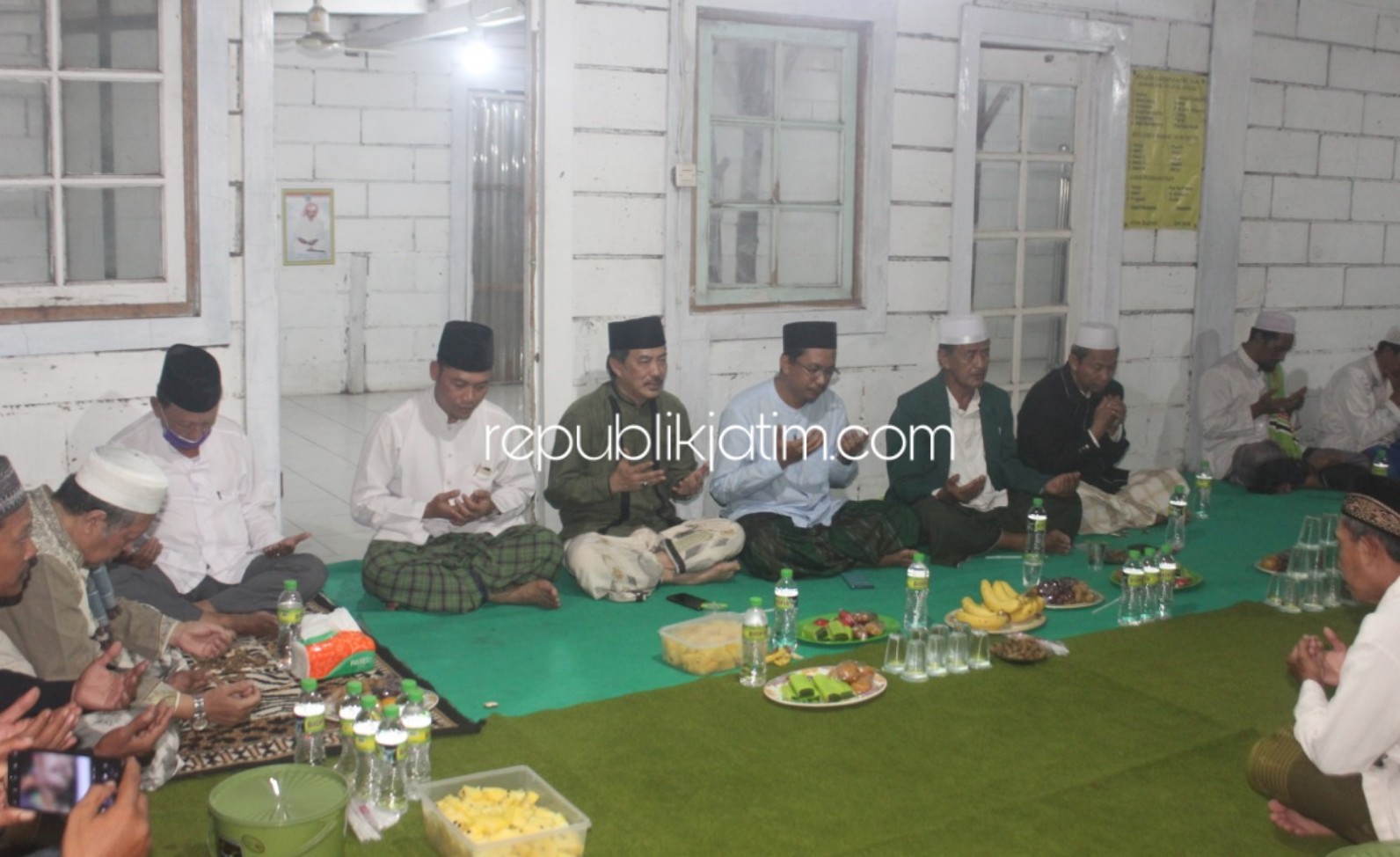 Ratusan Warga Jatirejo dan Santri Doa Bersama Mengenang KH Anas Al-Ayyubi