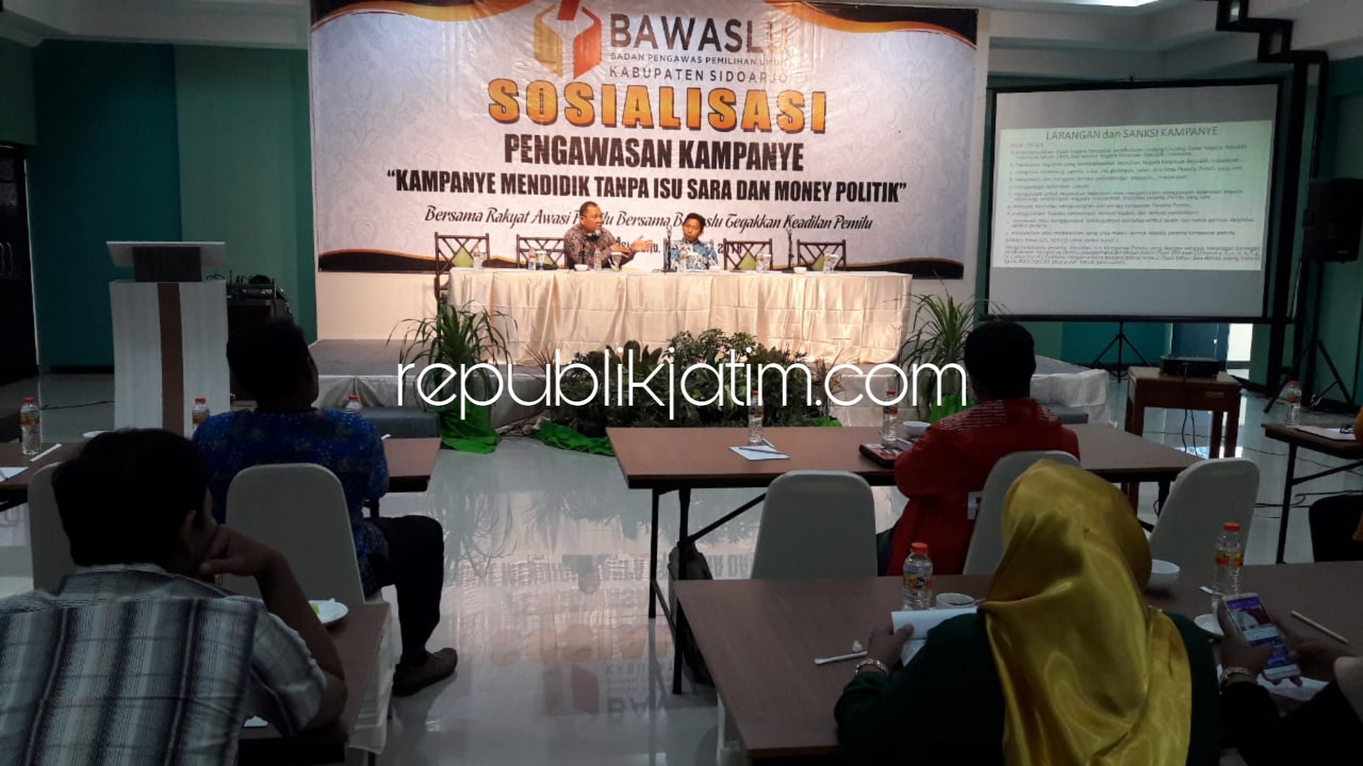 Bawaslu Jatim Ajak Perangi Hoak dan Money Politik