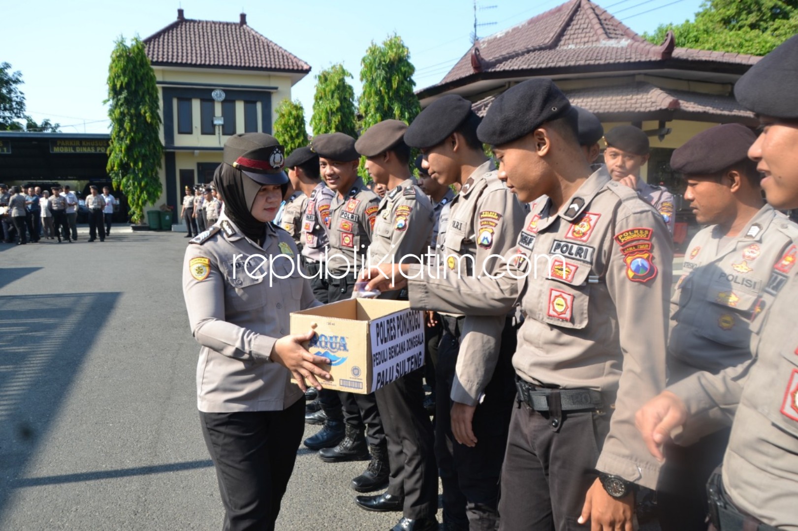 Anggota Polres Ponorogo Galang Dana untuk Korban Tsunami Palu dan Donggala