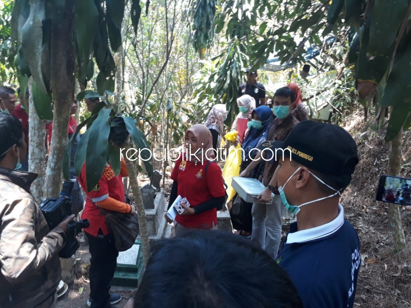 Dibuang di Selokan, Polisi Bongkar Makam Bayi Hasil Hubungan Bapak dan Anak Tiri