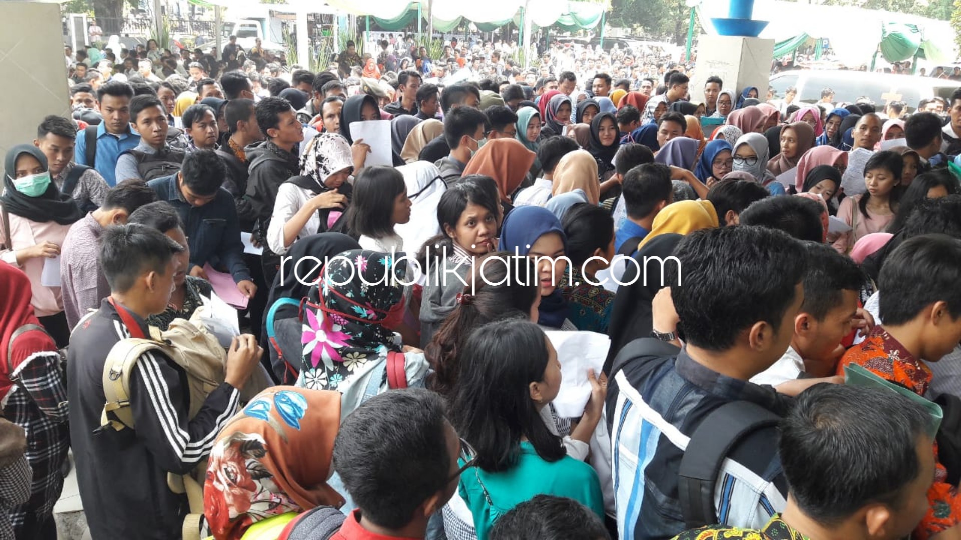 Ribuan Pencari Kerja Banjiri Job Fair di Sidoarjo