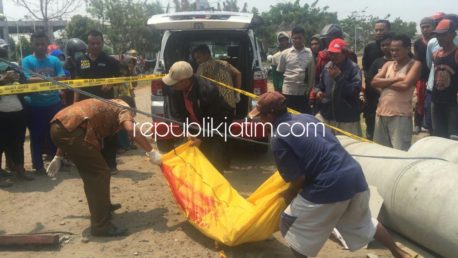 Sopir Asal Pasuruan Tewas Tertimpa Beton Gorong - Gorong Proyek Perumahan