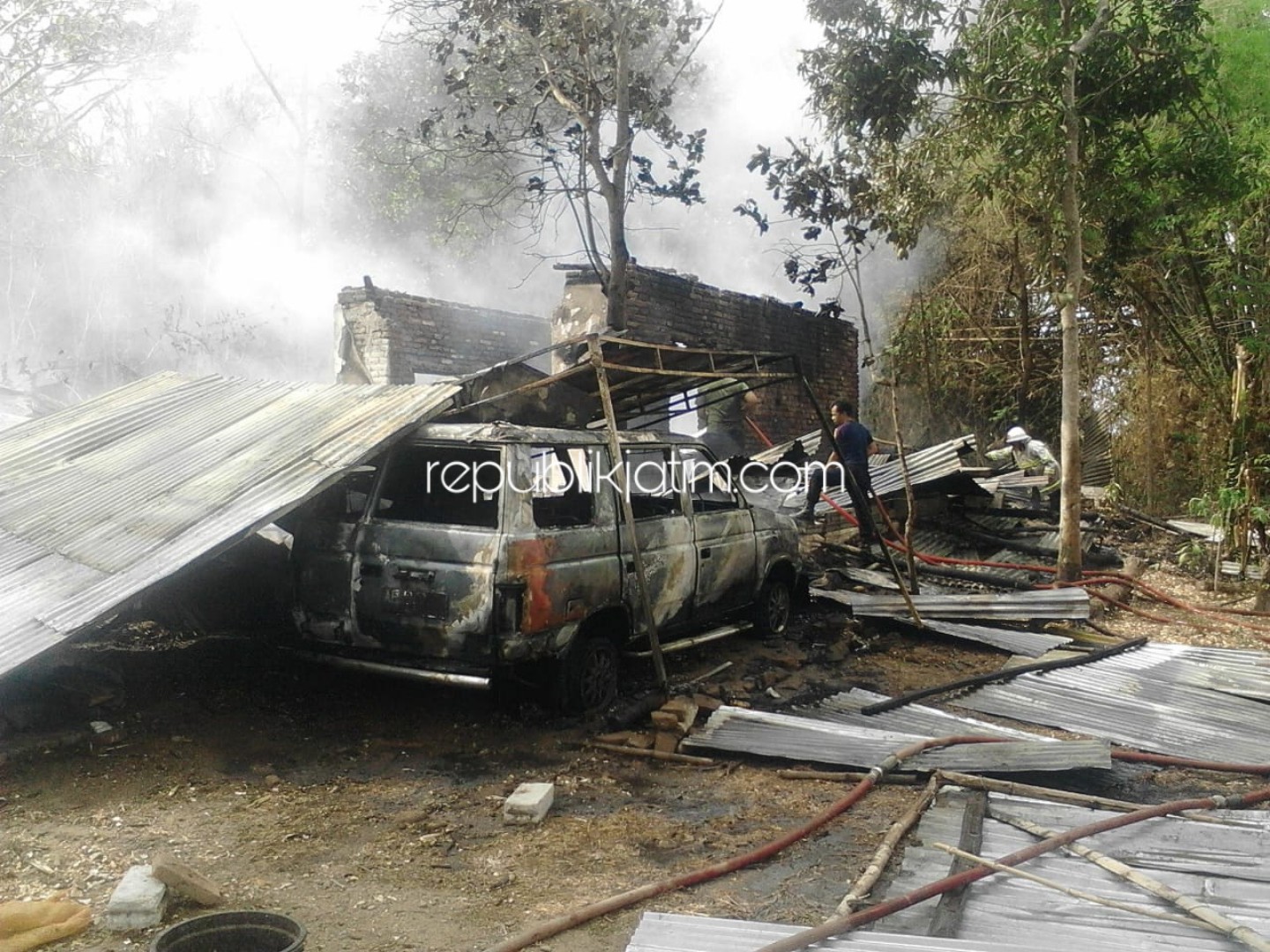 Bakar Sampah, Rumah Dan Mobil Warga Ponorogo Ikut Ludes Terbakar