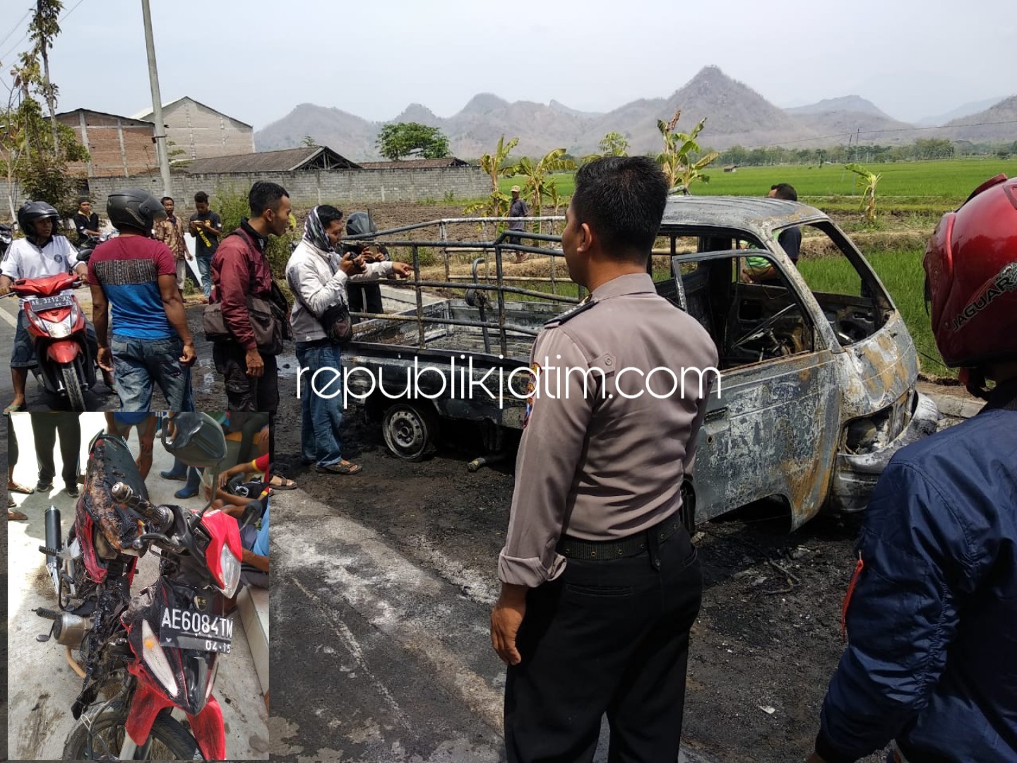 Angkut BBM Pikup Ludes Terbakar Sambar Motor di Ponorogo