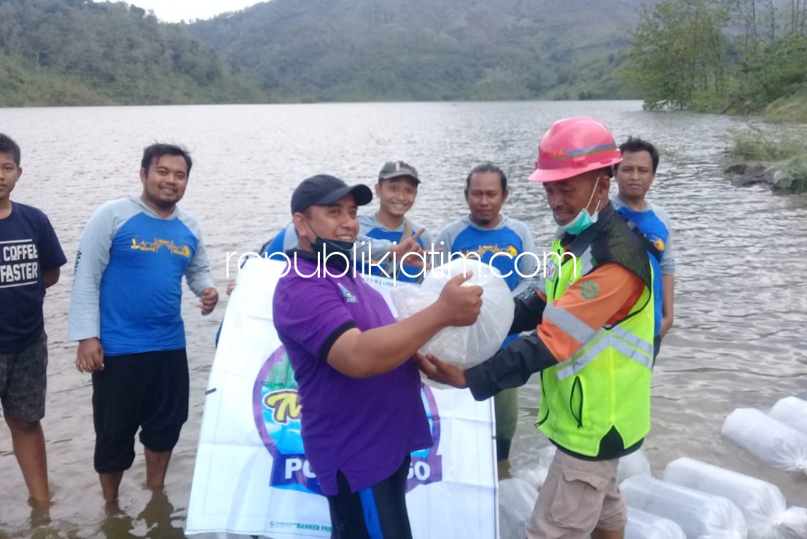 Warga Peduli Kelestarian Ikan Mulai Banyak Tabur Benih di Bendungan Bendo Ponorogo