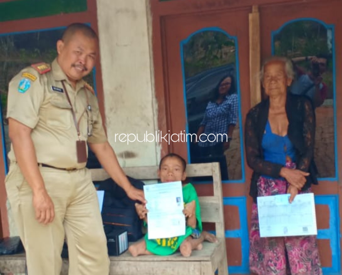 Kadimun Penderita Cacat Fisik Seperti Anak Usia 4 Tahun Akhirnya Punya E KTP