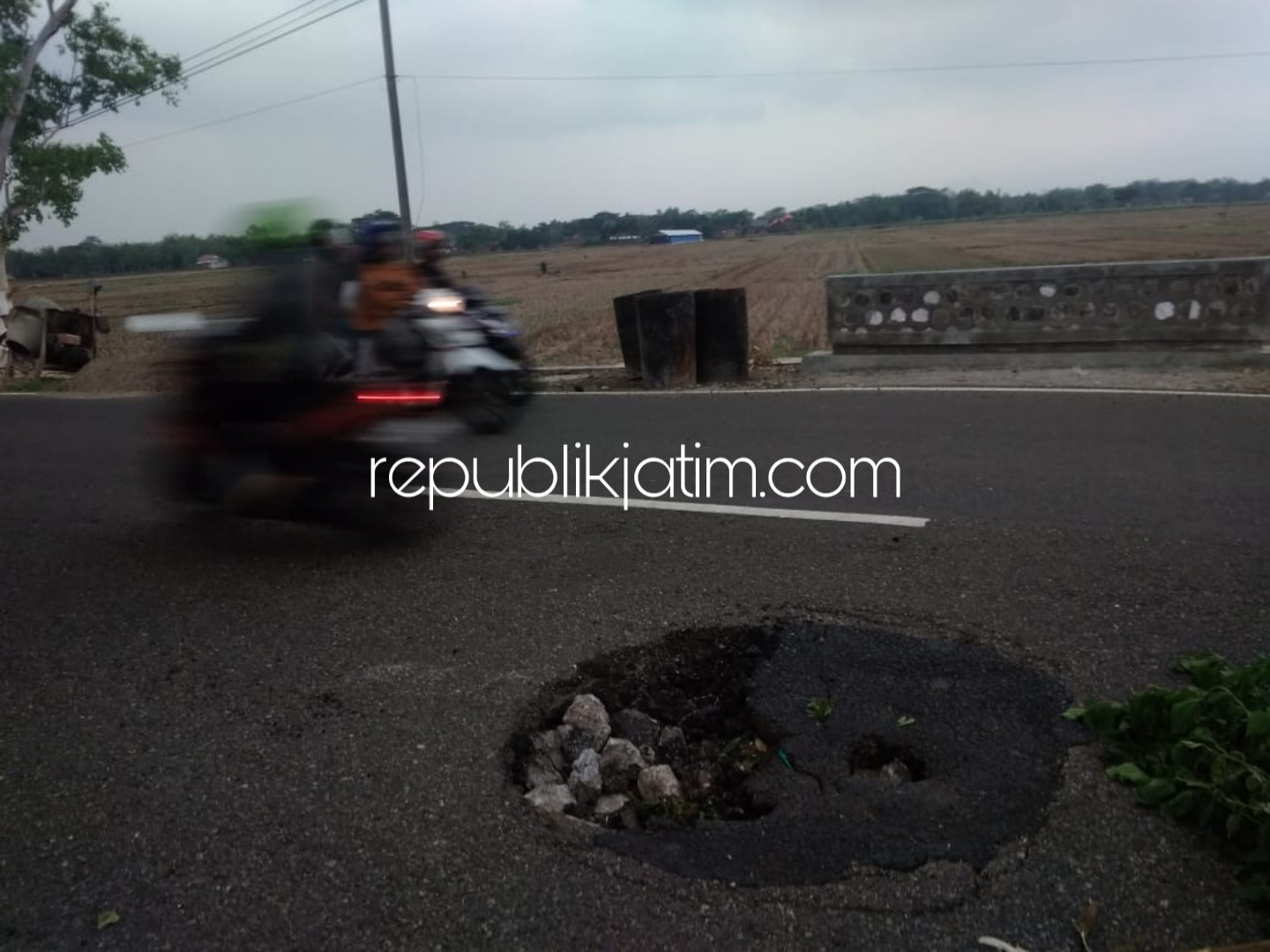 Baru Diperbaiki, Hati-Hati Jalan Ponorogo-Pacitan Berlubang