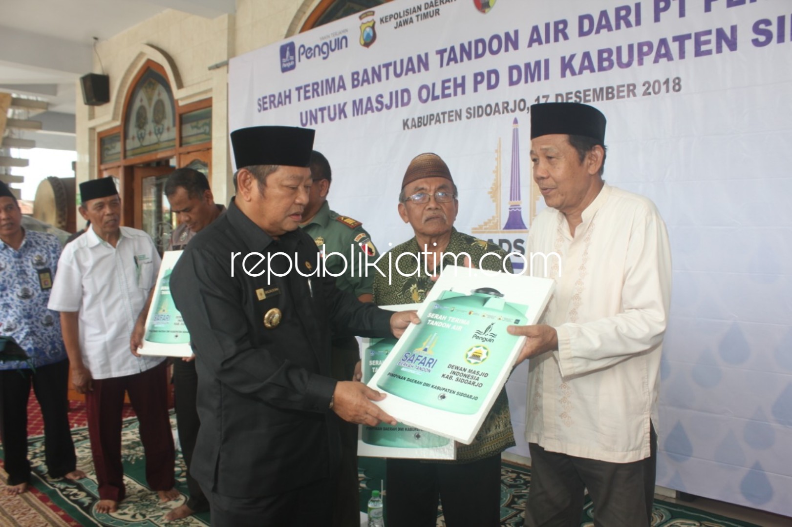 Puluhan Masjid di Sidoarjo Terima Tandon Air Hasil CSR