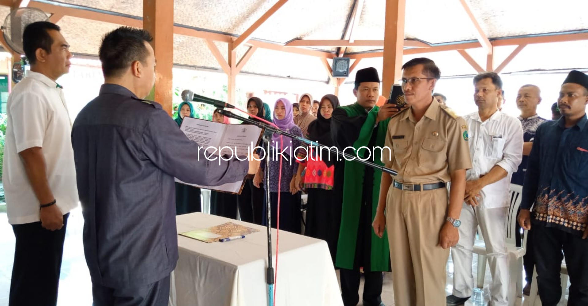 Kades Lama Tersandung Kasus Hukum, Camat Porong Lantik Pj Kades Pesawahan