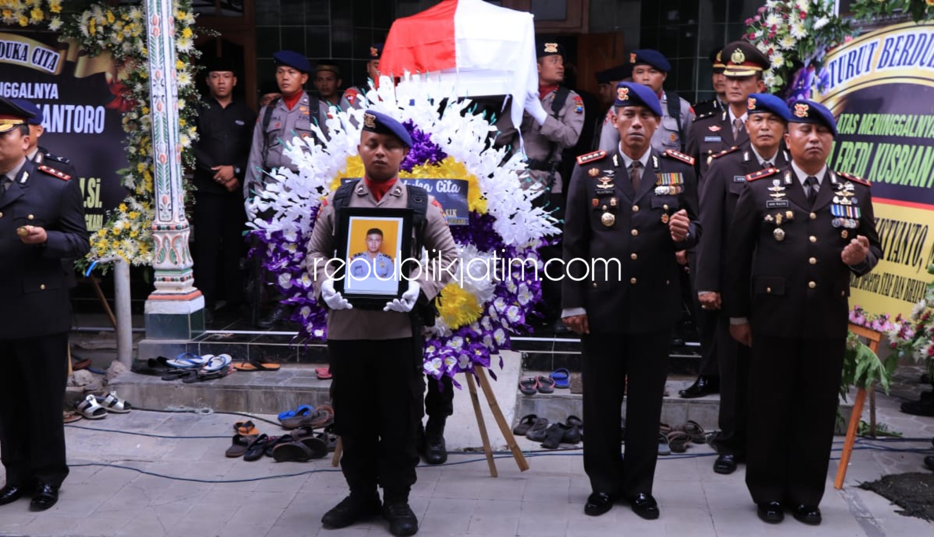 Jenazah Fredy Peserta Didik Brimob Tersambar Petir Tiba di Rumah Duka, Langsung Dimakamkan