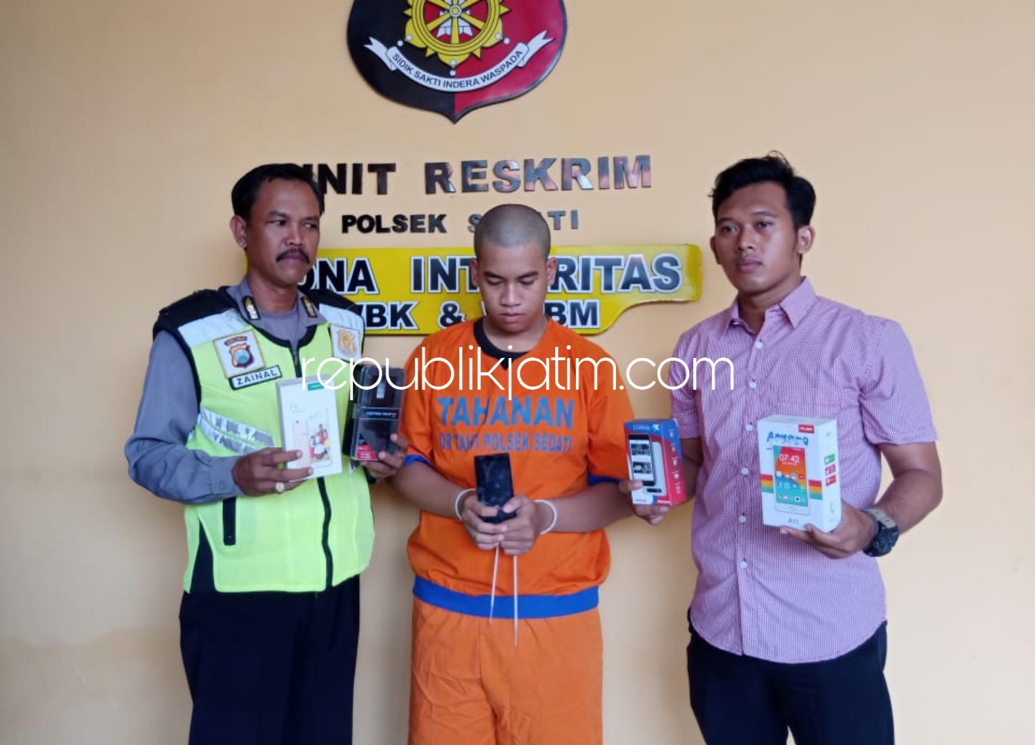 Garong 6 HP dan Uang di Yayasan, Arek Wonocolo Diringkus 2 Rekannya Kabur