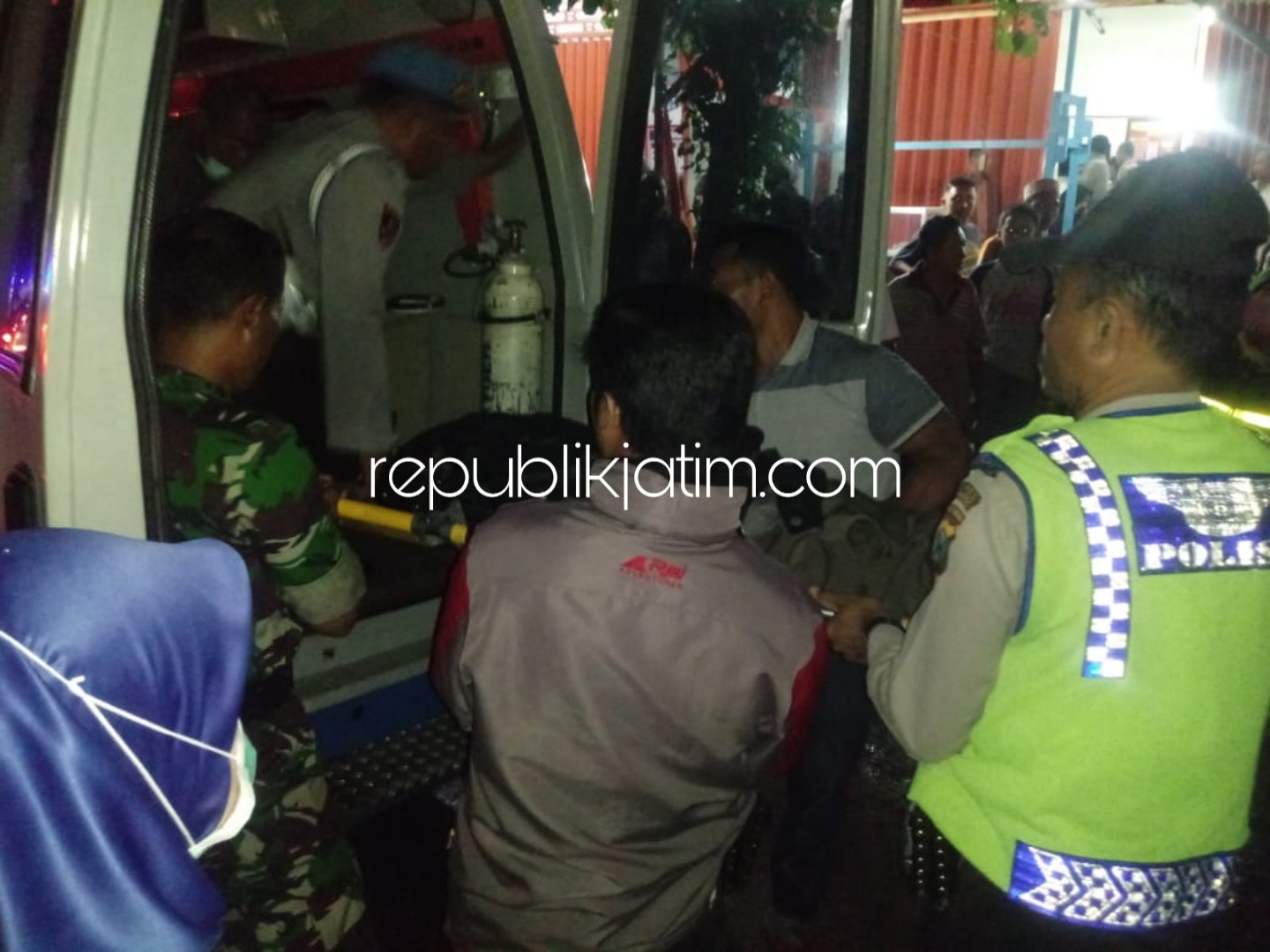 Makan Ayam Goreng, Warga Ponorogo Tewas Mendadak di Rumah Makan