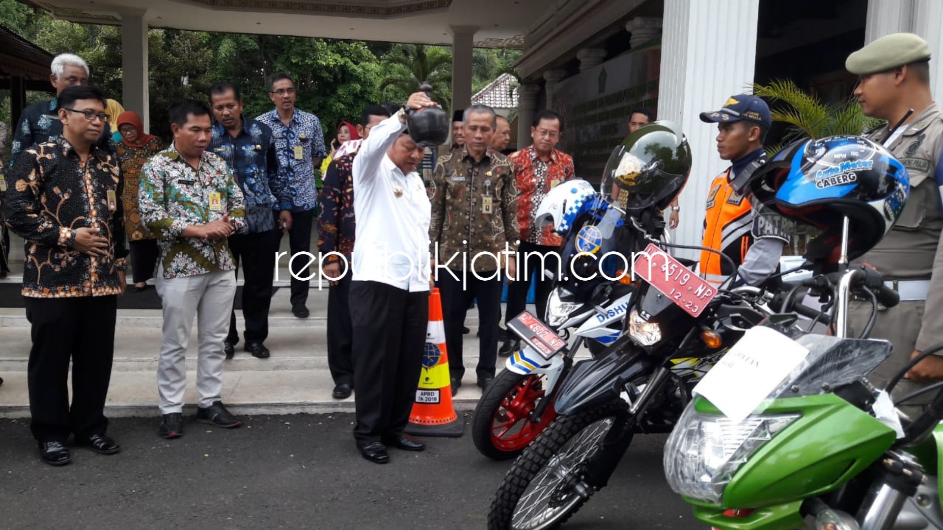 Bupati Sidoarjo Bagi-Bagi 98 Kendaraan Operasional Baru untuk OPD