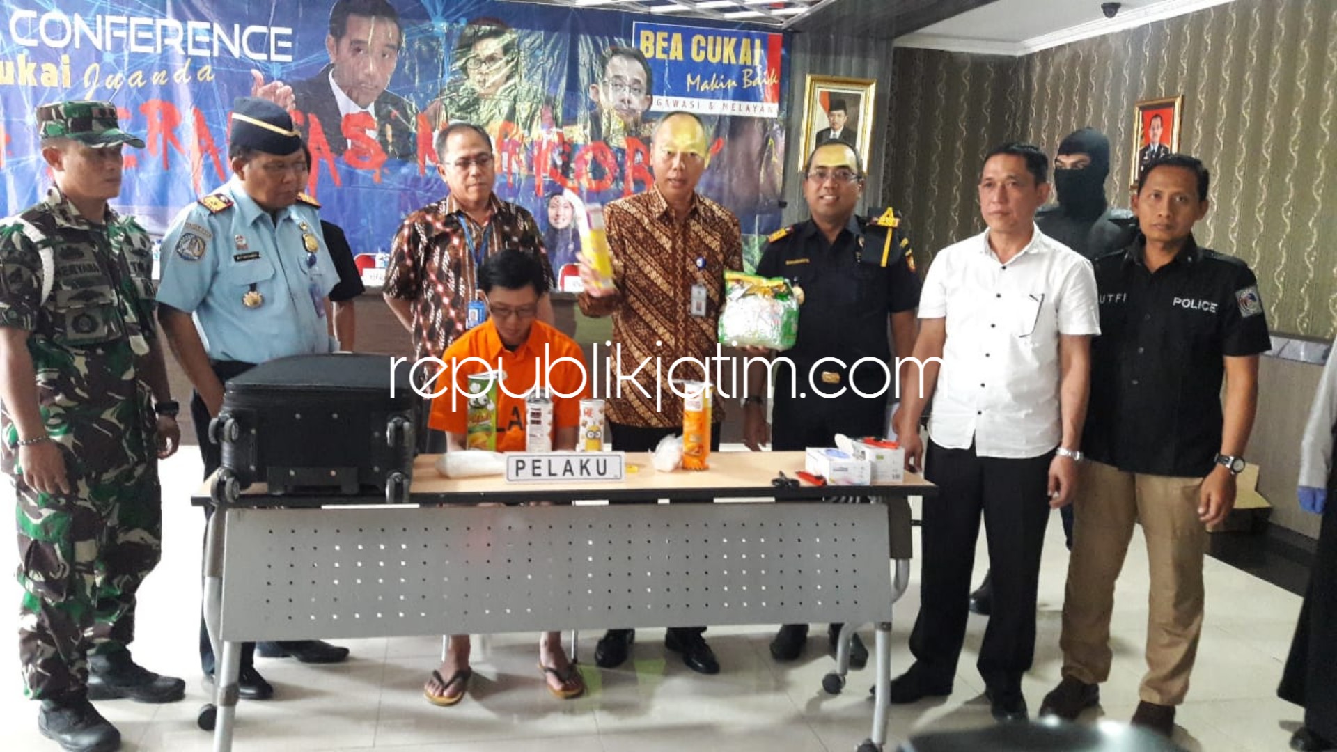 Warga Malaysia Selundupkan Sabu 2,84 Kilogram Dibungkus Makanan Diringkus Bea Cukai