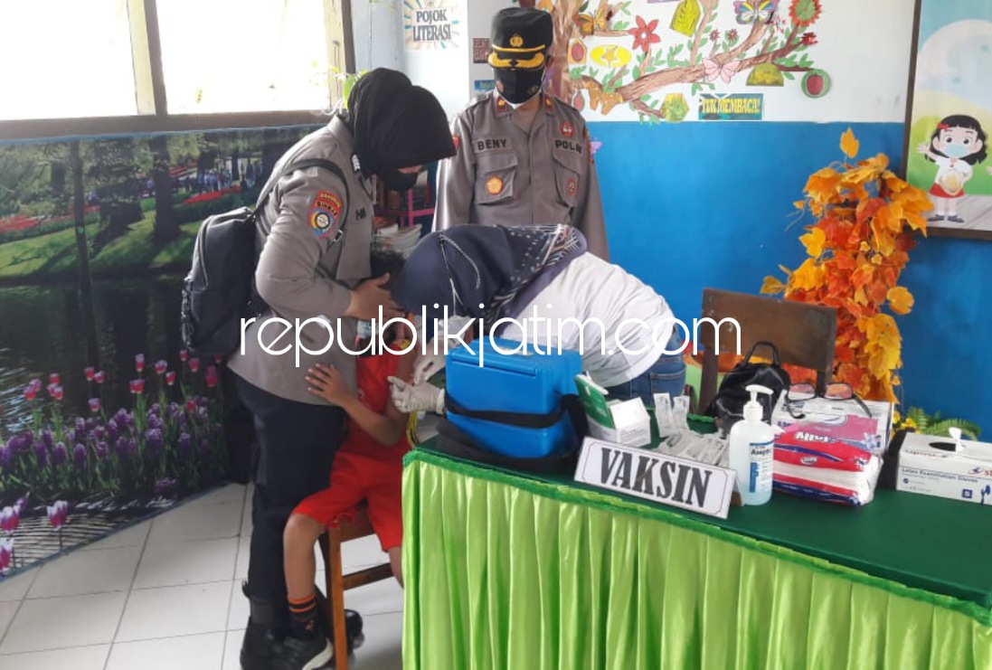 Vaksin Anak di Ponorogo, Hilangkan Ketegangan Anak Polisi Hadirkan Tokoh Kartun