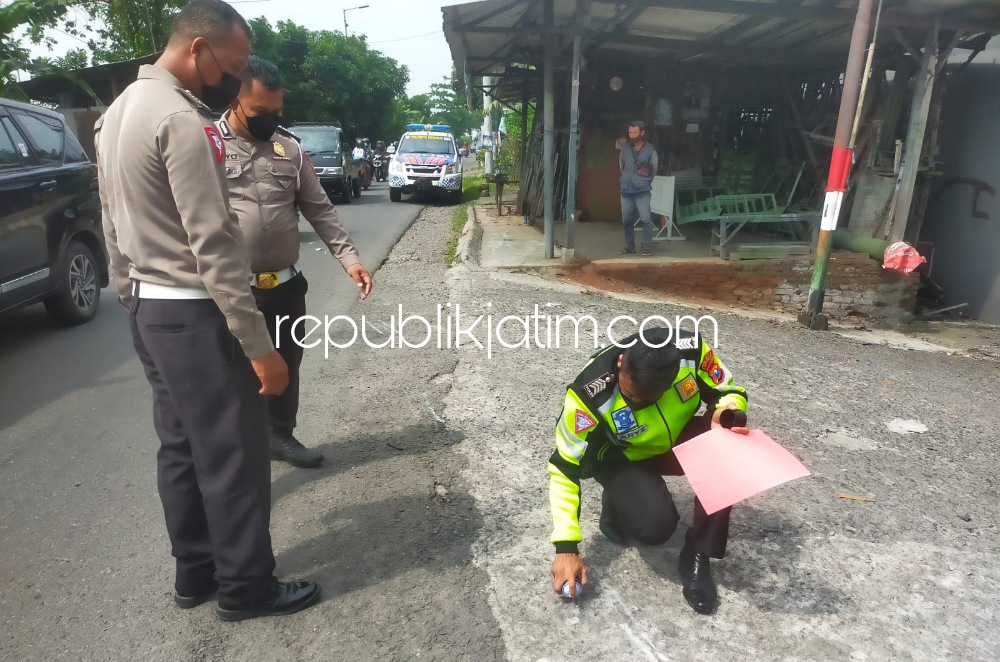 Motor Tabrak Motor Adu Moncong, Perempuan Asal Surabaya Tewas di JL Raya Masangan Wetan Sukodono