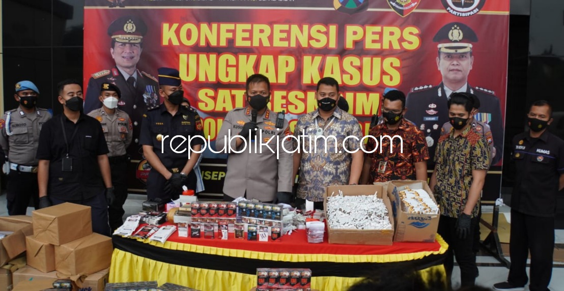 Pemilik Usaha Kabur, Polresta Sidoarjo Grebek Pabrik Pengepakan Rokok Tanpa Pita Cukai Bernilai Rp 500 Juta