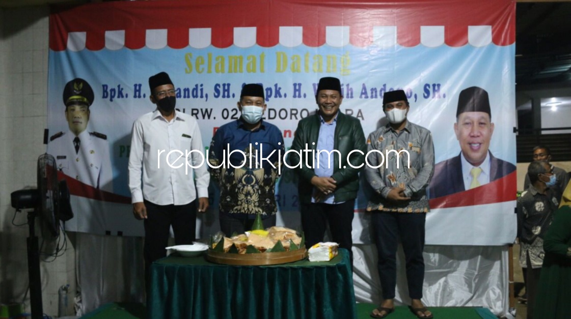 Wabup Sidoarjo Resmikan Proyek PJU TS di Wedoro Waru