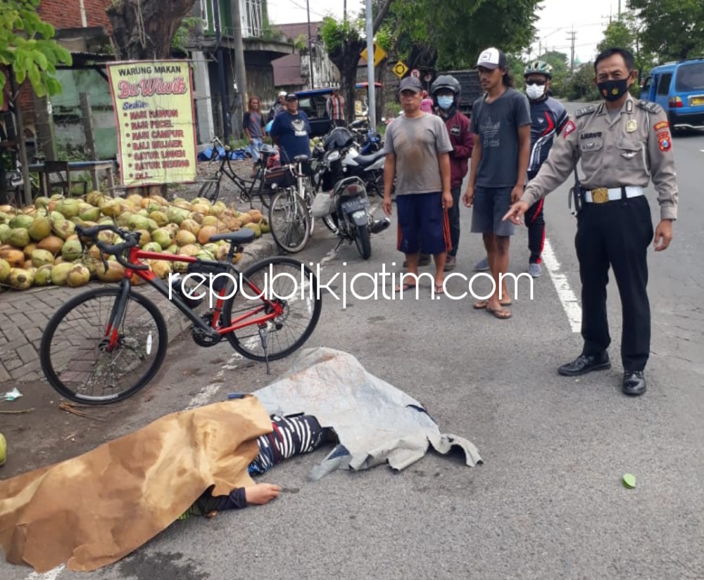 Pengayuh Sepeda Onthel Asal Kenjeran Surabaya Tewas Mendadak di Jalur Sidoarjo - Porong