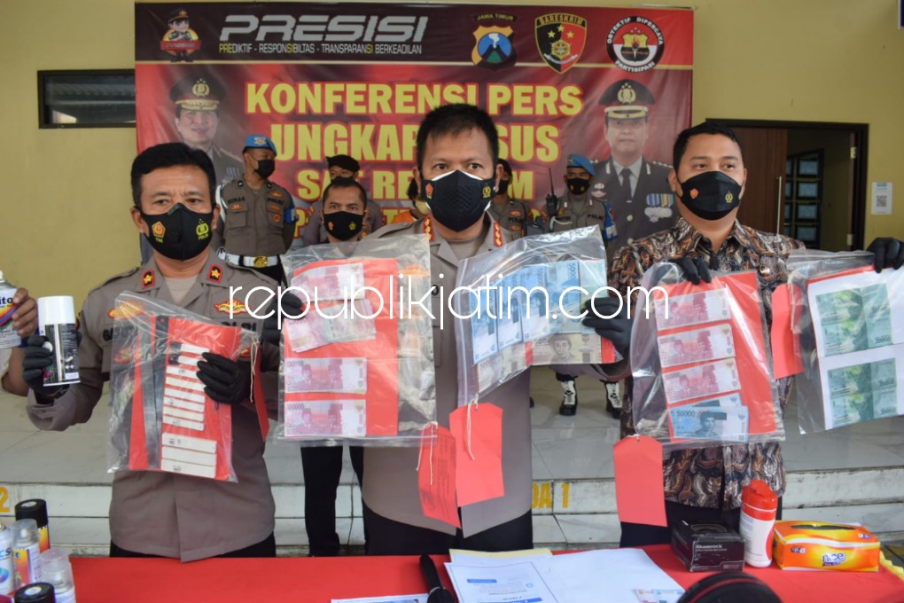 Polisi Sidoarjo Tangkap Pembuat dan Pengedar Upal Senilai Rp 300 Juta Asal Tuban yang Dijual Lewat Medsos