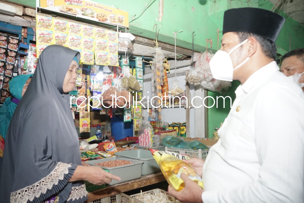 Jelang Ramadhan, Wabup Sidoarjo Cek Stok Migor di Pasar Wadungasri Waru Janjikan Sidak Perusahaan