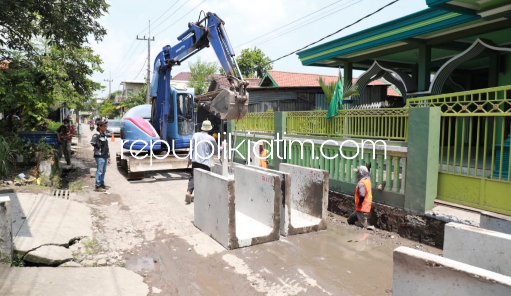 Kebut Proyek Betonisasi Sejumlah Ruas Jalan Kabupaten, Termasuk Ruas Jalan Panjunan - Masangankulon Sukodono